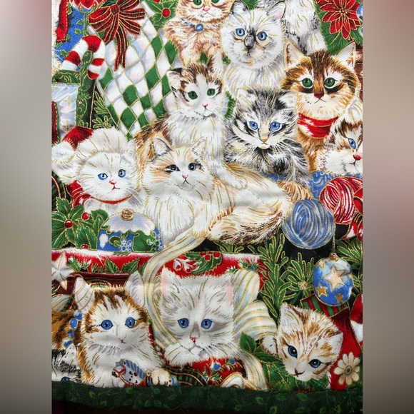 Quilted Christmas Cats Holly Berry Table Runner/Bed Topper Holidays Home Decor - Picture 10 of 13